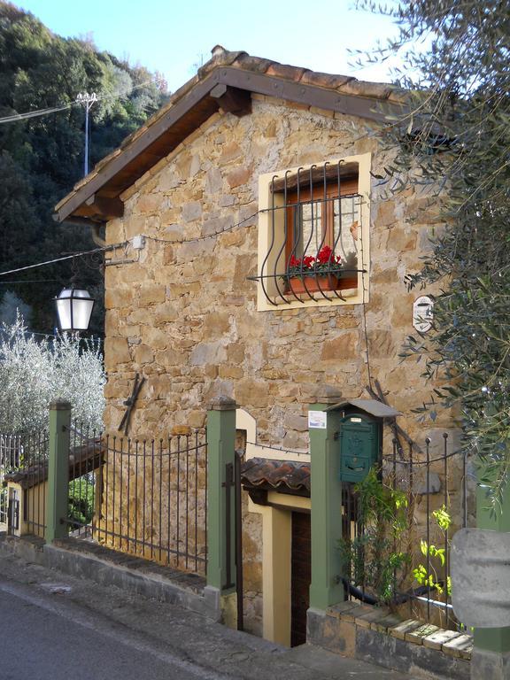 Lo Scoiattolo Villa Ventimiglia Exteriör bild