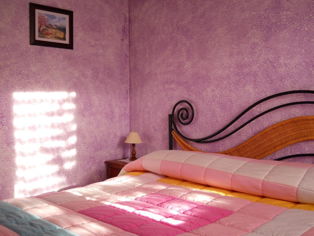 Lo Scoiattolo Villa Ventimiglia Rum bild