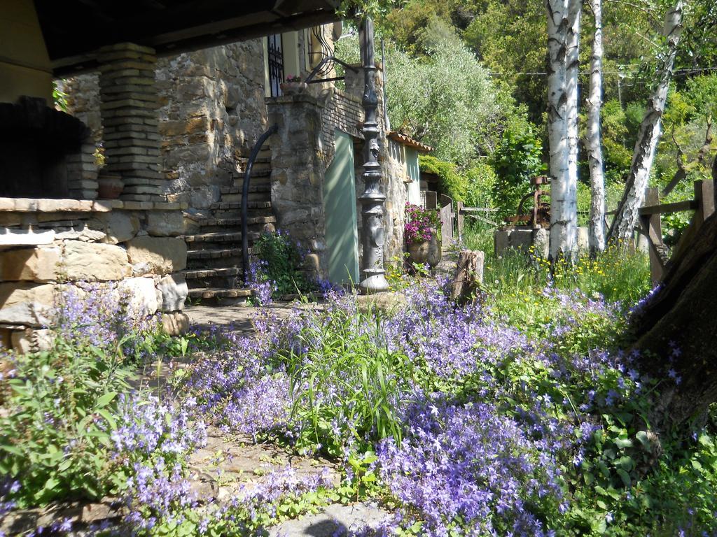 Lo Scoiattolo Villa Ventimiglia Exteriör bild